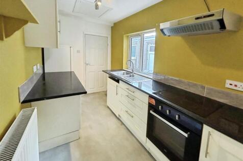 f30773fd-kitchen1.jpg
