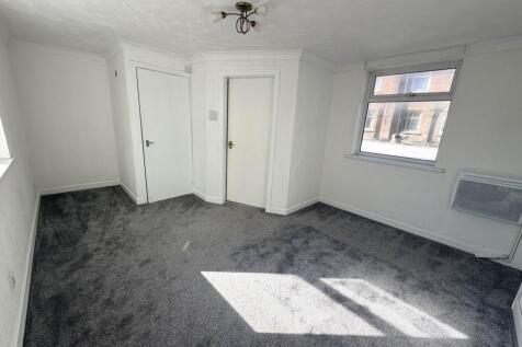 Clifton Drive, Blackpool, FY4 1NX photo 4