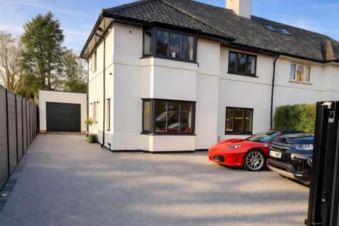 558 Wollaton - Front.jpeg