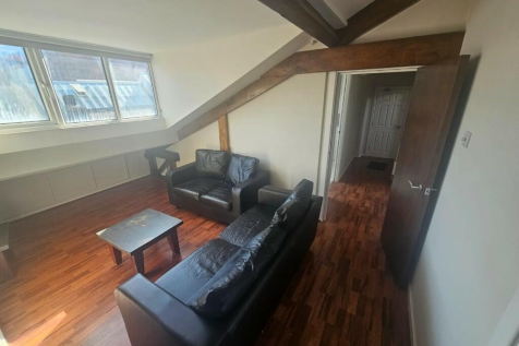2-bed flat on Merrion Street, Leeds, £975/mo