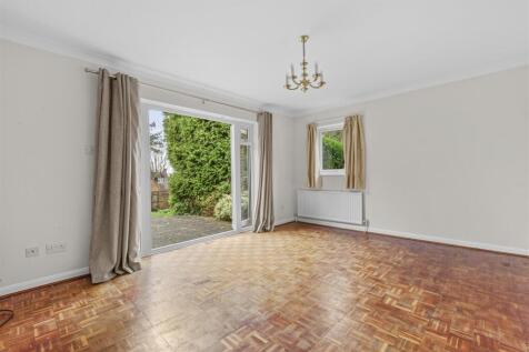 20a Maybrook Gardens, HP13 6PJ-8.jpg