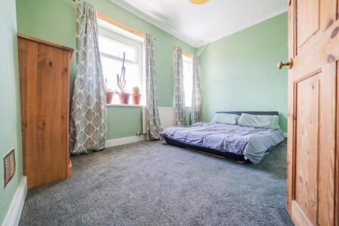 Call 02920 454555 to secure your viewing_14