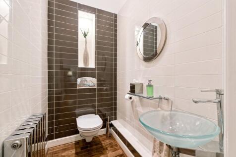 4 bed, 3 bath Apartment in Glasgow - Photo 16