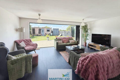 c7117552--4C94-9C...