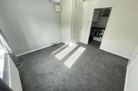 Cloverdale, Northwich, Cheshire, CW8 4UE photo 4