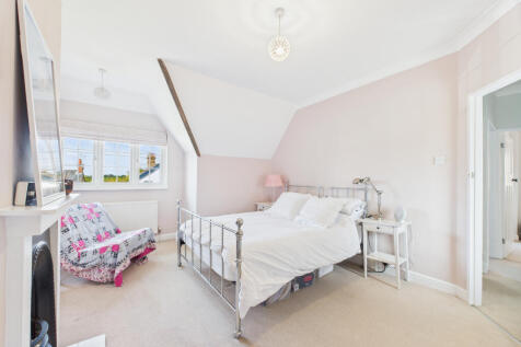 CAM02909G0-PR0460-STILL002