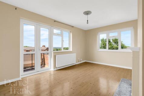 Woodford Green, IG8 - property photo