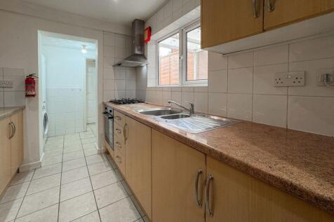 St. Peters Road, Reading, RG6 photo 4