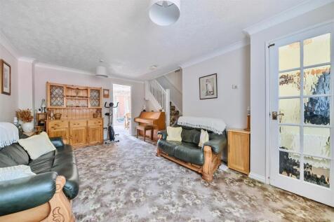 Manor Way - Lounge 1.jpg