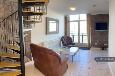 Lounge With Dock View, Balcony &amp; Spiral Staircase 