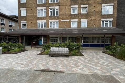 Retail Property (high street) to rent Image 2