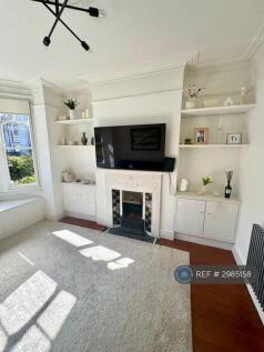 Living Room 1/2