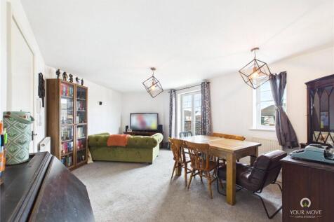 Lounge/Dining Area