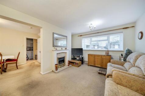 Grove Crescent - Lounge Diner.jpg