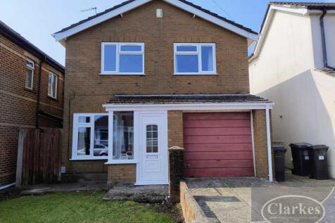 4-bed detached on Acton Road, Wallisdown, £2,360/mo