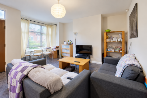 3-bed terraced on St Anns Avenue, Burley, Leeds, West Yorkshire, £1,703/mo
