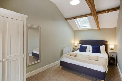 76834_The-Coach-Hous