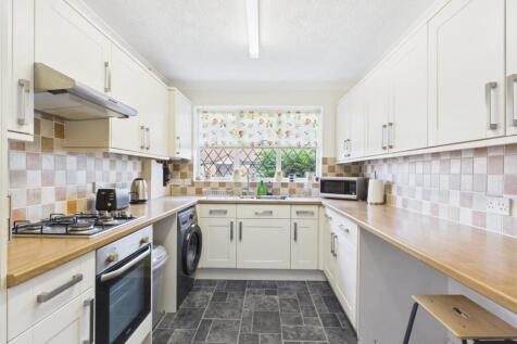 Kitchen:
