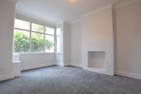 Chandos Road, Staines-upon-Thames, Surrey, TW18 photo 3