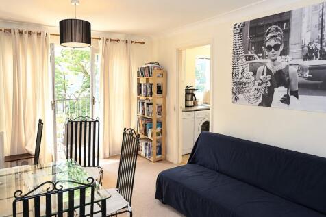 1-bed flat on St Luke's Road, City Of Westminster, London, £2,300/mo