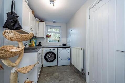 Utility room SAPL3685-20251124-DxO_DeepPRIME XD2s.