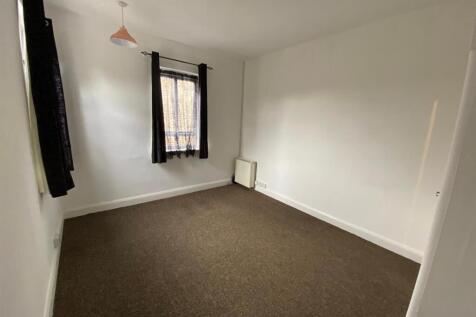 89a Station Lane Bedroom.jpg