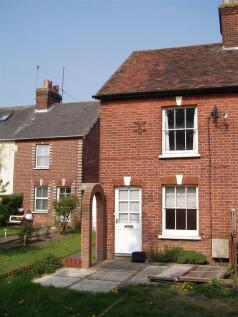 2-bed terraced on Garden Road, Tonbridge, £1,450/mo