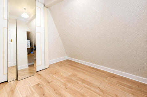 Twickenham Road, Isleworth, Hounslow photo 4