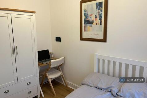 Room 1 (Pic 1)