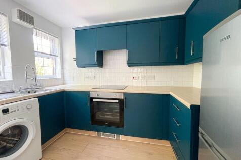 Manthorpe Avenue, Worsley, M28 photo 3