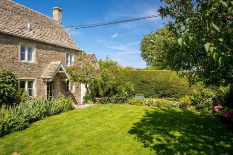 38 - Church Cottage - GL7 5HX - Web.jpg