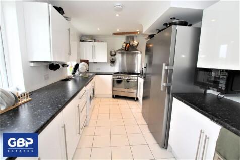 Kidman Close, Gidea Park, RM2 photo 4
