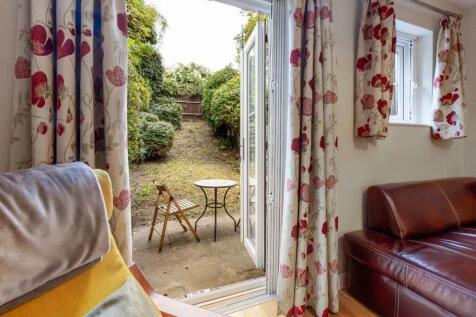 Athol Square, E14 - For Sale - Barrain London Esta