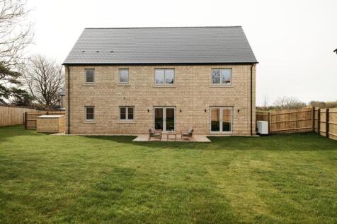 Show Home Rear Garde