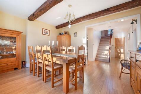 Dining/Entrance Hall