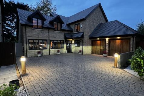 Front elevation (twilight)