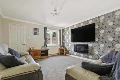 FAMILY LOUNGE
