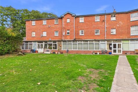 1-bed flat on Western Road, Crediton, Devon, EX17, £700/mo