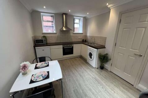 Flat_2_St_James_Row