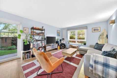 London, SE15 - property photo