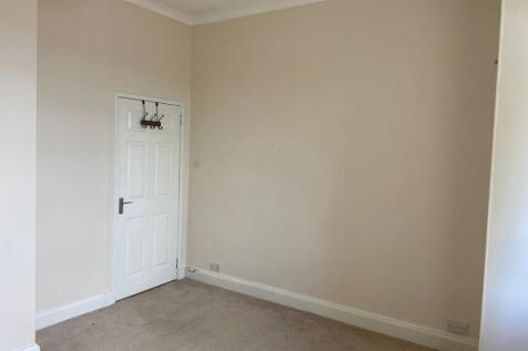 18 Wallace Street, Dumbarton, Dunbartonshire, G82 photo 4