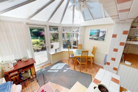 Heyes Avenue Conservatory