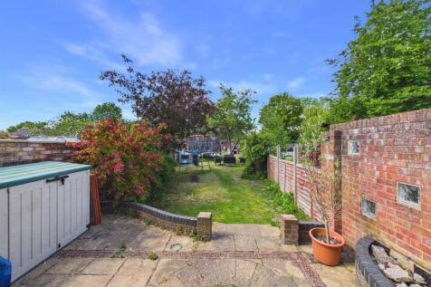 CAM02435G0-PR0256-STILL013.jpg