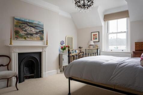 35 - 4 Victoria Road - GL7 1EN - Web.jpg