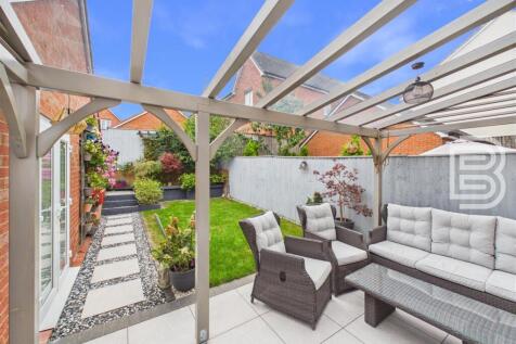 Rear Garden (1).jpg