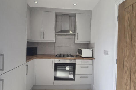 Northern Road, Slough, Berkshire, SL2 photo 4