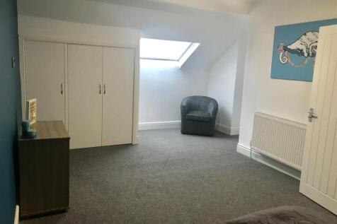 Room 4 £500pcm (2).jpg