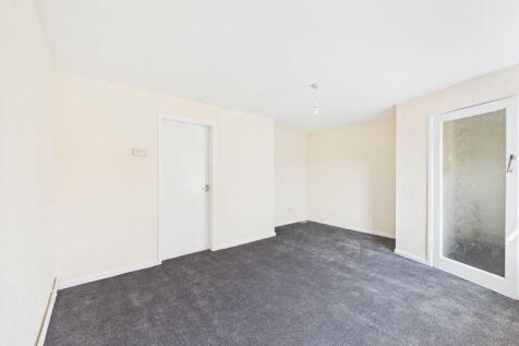 St Stephens Gardens, Middleton, Manchester M24 photo 3