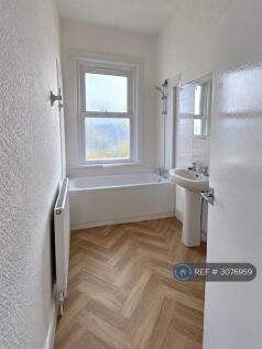 Selwyn Road, London, E13 photo 3