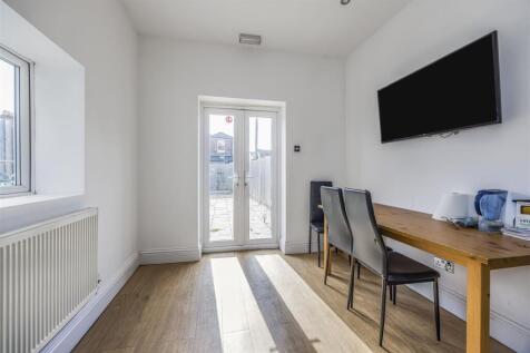 184 Fawcett Road, Southsea-PorticoMarketing-Nexa-1